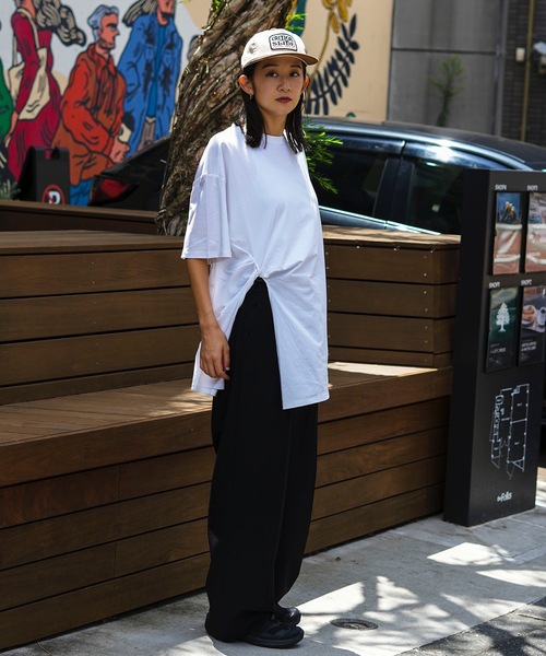 roial(ロイアル)の「DESIGN TEE/ROIAL(ロイアル)スタンダードワンポイントデザイン半袖Tシャツ(Tシャツ/カットソー・レディース・ホワイト/ブラック/ピンク/ミント・SMALL/MEDIUM)」の8枚目の写真