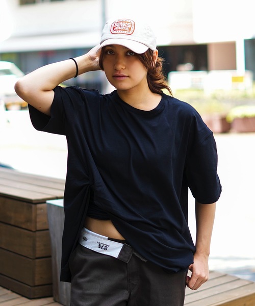 roial(ロイアル)の「DESIGN TEE/ROIAL(ロイアル)スタンダードワンポイントデザイン半袖Tシャツ(Tシャツ/カットソー・レディース・ホワイト/ブラック/ピンク/ミント・SMALL/MEDIUM)」の15枚目の写真