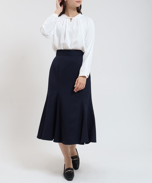 TRUDEA(トルディア)の「とろみ素材 ツイストネックブラウス(シャツ/ブラウス・レディース・ブルーグリーン/ブラウン/ホワイト/ベージュ・SMALL/MEDIUM/LARGE)」の13枚目の写真