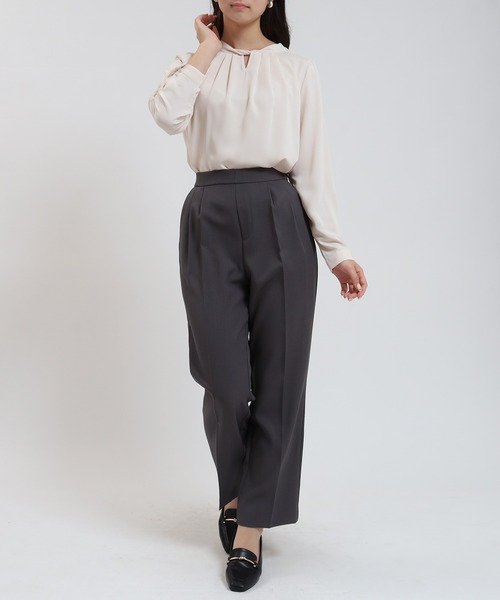 TRUDEA(トルディア)の「とろみ素材 ツイストネックブラウス(シャツ/ブラウス・レディース・ブルーグリーン/ブラウン/ホワイト/ベージュ・SMALL/MEDIUM/LARGE)」の19枚目の写真