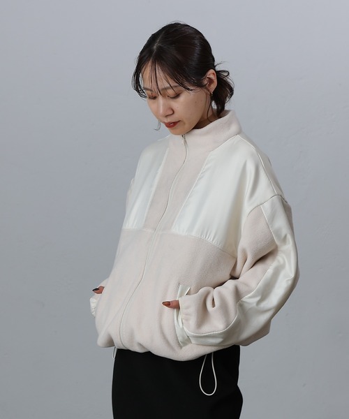 COLONY 2139（コロニートゥーワンスリーナイン）の「フリース切替ジッパーブルゾン（ブルゾン・レディース・パープル/アイボリー・FREE）」の5枚目の写真