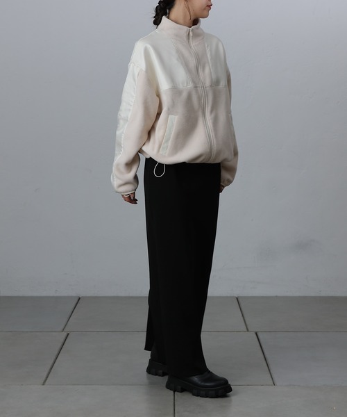 COLONY 2139（コロニートゥーワンスリーナイン）の「フリース切替ジッパーブルゾン（ブルゾン・レディース・パープル/アイボリー・FREE）」の9枚目の写真