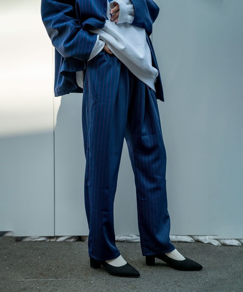 Nora Lily（ノラリリー）の「【Nora Lily】Relax Straight Pin Stripe Pants(UNISEX)（スラックス・メンズ・グレー/ネイビー/ミント・FREE）」の3枚目の写真