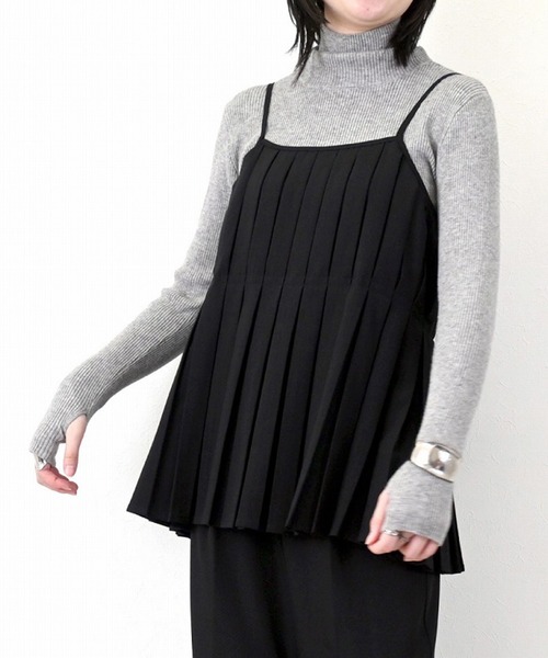 STYLEBLOCK（スタイルブロック）の「ツイルプリーツキャミトップス（シャツ/ブラウス・レディース・ダークブラウン/オリーブ/ブラック/チャコールグレー・M）」の2枚目の写真