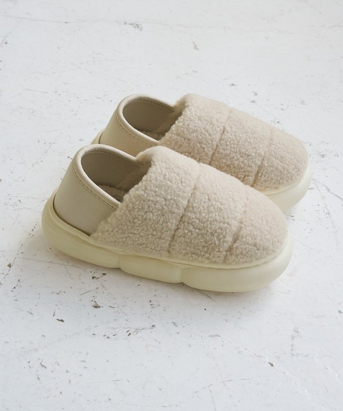 ROPE' PICNIC（ロペピクニック）の「【KIDS】ボアモックシューズ（スリッポン・キッズ・ベージュ系その他/ブラック・19/18/21/20）」の2枚目の写真