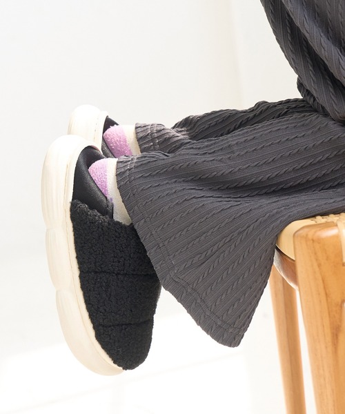 ROPE' PICNIC（ロペピクニック）の「【KIDS】ボアモックシューズ（スリッポン・キッズ・ベージュ系その他/ブラック・19/18/21/20）」の13枚目の写真