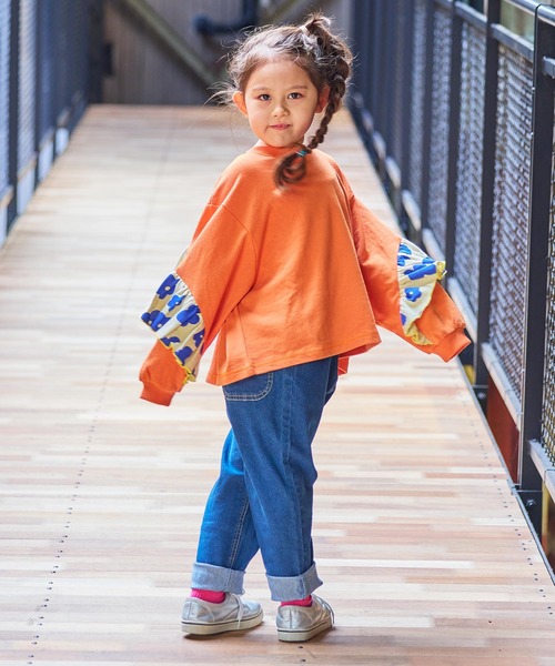 CALMIA(カルミア)の「フラワープリントバックフリルトレーナー(スウェット・キッズ・オフホワイト/オレンジ/パープル・150/140/130/120/110/100/95/90/80)」の5枚目の写真