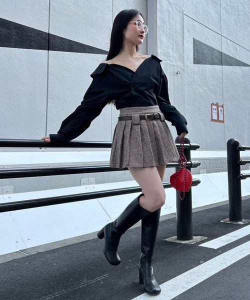 Narcissus(ナルシス)の「オフショルシャツ(シャツ/ブラウス・レディース・ホワイト/ブラック・FREE)」の21枚目の写真