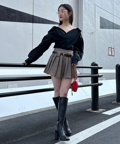Narcissus(ナルシス)の「オフショルシャツ(シャツ/ブラウス・レディース・ホワイト/ブラック・FREE)」の22枚目の写真