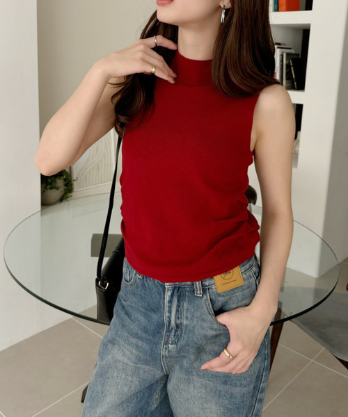 Ada.(エイダ)の「サイドギャザー ハイネック ノースリーブ ニット(ニット/セーター・レディース・アイボリー/レッド/ピンク/ライトグリーン・FREE)」の6枚目の写真