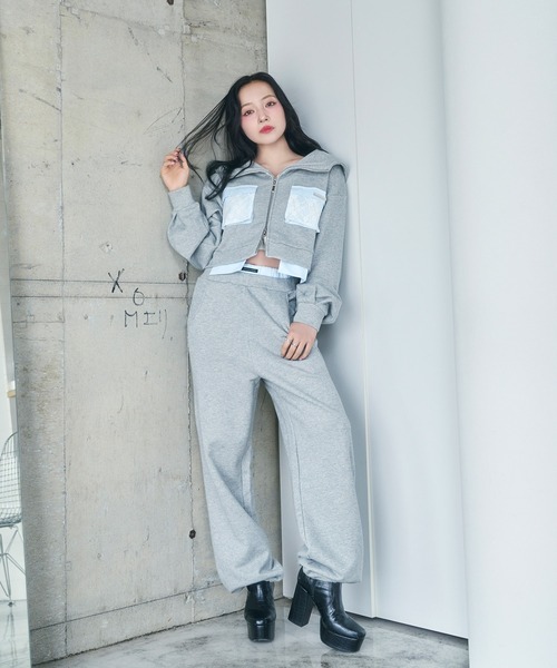 ANDGEEBEE（アンジービー）の「ダブルウエストラメスウェットパンツ（スウェットパンツ・レディース・オートミール/グレー・FREE）」の9枚目の写真