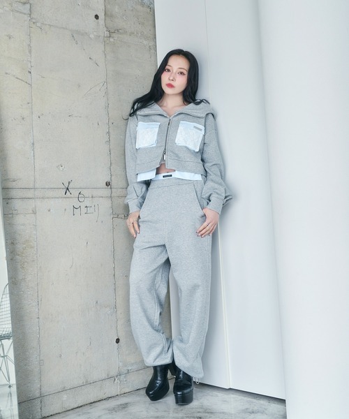 ANDGEEBEE（アンジービー）の「ダブルウエストラメスウェットパンツ（スウェットパンツ・レディース・オートミール/グレー・FREE）」の10枚目の写真