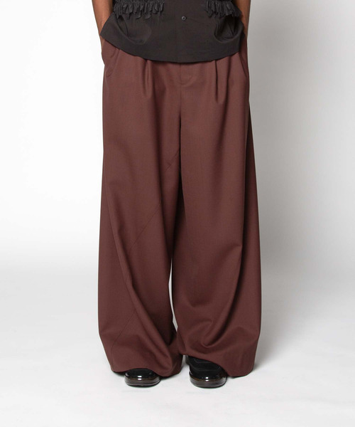 yoshiokubo（ヨシオクボ）の「yoshiokubo ヨシオクボ / TWIST WOOL SLACKS ツイストウールワイドスラックス / YKS25411（スラックス・メンズ・ブラウン/ブラック・1/2/3）」の2枚目の写真