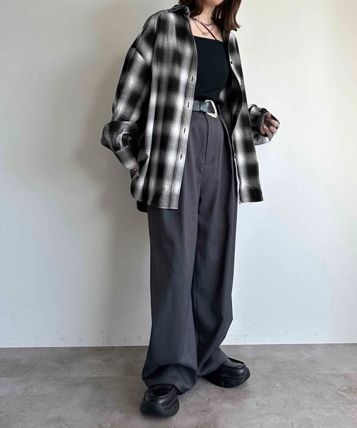 apres jour mignon(アプレジュールミニョン)の「袖ボリュームチェックシャツ【ZOZOTOWN限定アイテム】(シャツ/ブラウス・レディース・ネイビー/ホワイト系その他/ブラック系その他/ホワイト系その他2/ブラウン系その他・X-LARGE/フリー)」の12枚目の写真