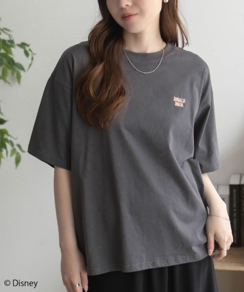 Disney(ディズニー)の「Disney キャラクタープリント刺繍Tシャツ(Tシャツ/カットソー・レディース・スミクロ/オートミール/グレー系/オフホワイト・フリー)」の11枚目の写真