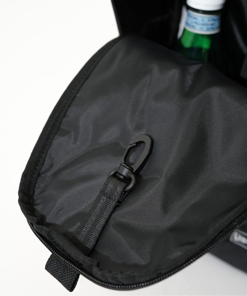 NEW ERA(ニューエラ)の「【NEW ERA/ニューエラ】BODY BAG(ボディバッグ/ウエストポーチ・メンズ・ストーン/ブラック/ブラック系その他・FREE)」の7枚目の写真