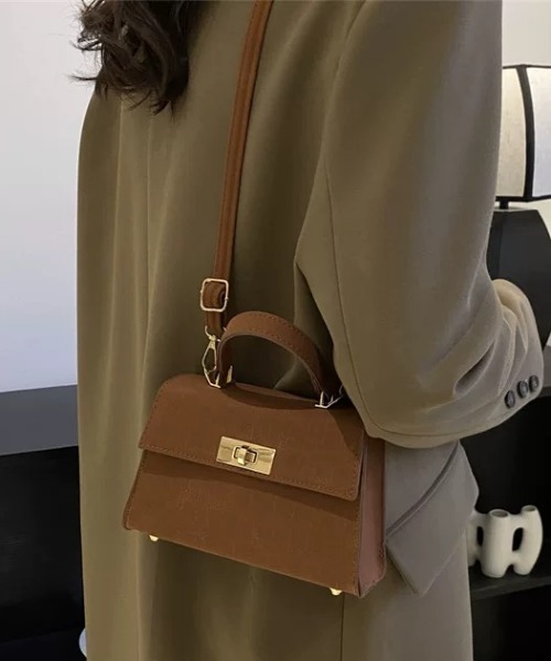 ampm(エーエムピーエム)の「ミニショルダーバッグフェイクレザー(ショルダーバッグ・レディース・ブラック/ライトブラウン・FREE)」の10枚目の写真