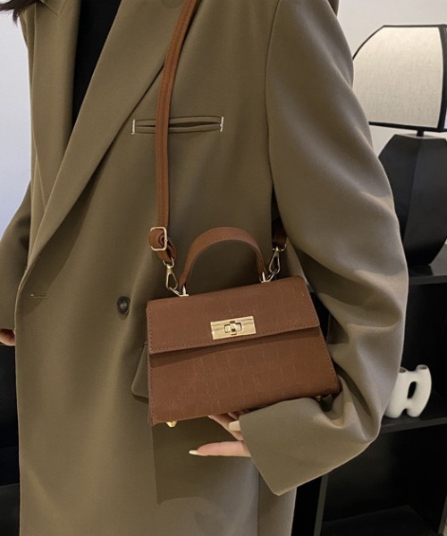 ampm(エーエムピーエム)の「ミニショルダーバッグフェイクレザー(ショルダーバッグ・レディース・ブラック/ライトブラウン・FREE)」の16枚目の写真