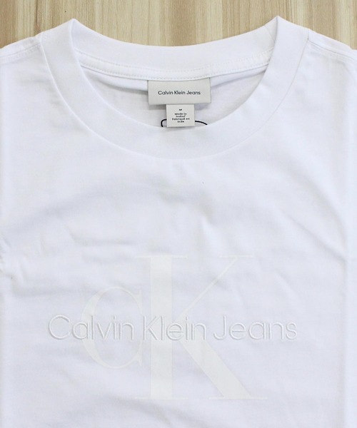 Calvin Klein(カルバン・クライン)の「CK モノロゴ ヒーロー 16S 半袖Tシャツ SS MONOLOGO HERO 16S TEE(Tシャツ/カットソー・メンズ・ホワイト・M/L/XL)」の4枚目の写真