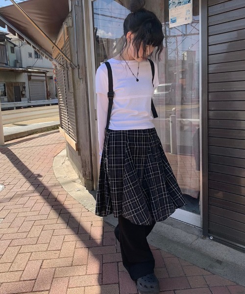 anyonemore（エニワンモア）の「チェック柄アンバランスミディスカート（スカート・レディース・ブラック・FREE）」の21枚目の写真