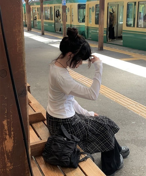 anyonemore（エニワンモア）の「チェック柄アンバランスミディスカート（スカート・レディース・ブラック・FREE）」の19枚目の写真