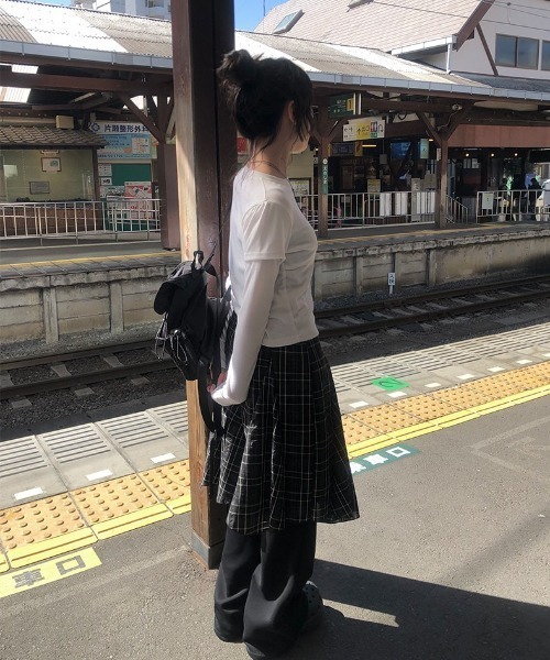 anyonemore（エニワンモア）の「チェック柄アンバランスミディスカート（スカート・レディース・ブラック・FREE）」の17枚目の写真