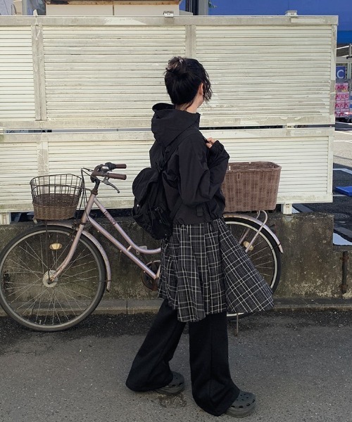 anyonemore（エニワンモア）の「チェック柄アンバランスミディスカート（スカート・レディース・ブラック・FREE）」の15枚目の写真