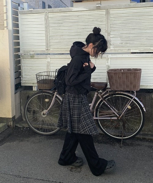 anyonemore（エニワンモア）の「チェック柄アンバランスミディスカート（スカート・レディース・ブラック・FREE）」の16枚目の写真