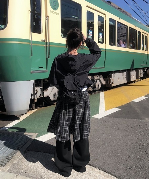 anyonemore（エニワンモア）の「チェック柄アンバランスミディスカート（スカート・レディース・ブラック・FREE）」の5枚目の写真