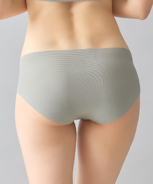 adidas（アディダス）の「adidas/アディダス スポーツブラ ハーフショーツ 完全無縫製でチクチクしにくい（ショーツ・レディース・ブラック/ライトグレー/ブルー系その他/ラベンダー・MEDIUM/LARGE/X-LARGE）」の8枚目の写真