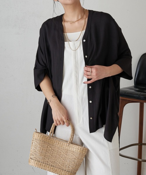 Jena espace merveilleux(ジェナ エスパスメルヴェイユ)の「リネンライクリラックスシャツ(シャツ/ブラウス・レディース・ブラック/レッド/オフホワイト/ブルー系その他・2/1)」の8枚目の写真