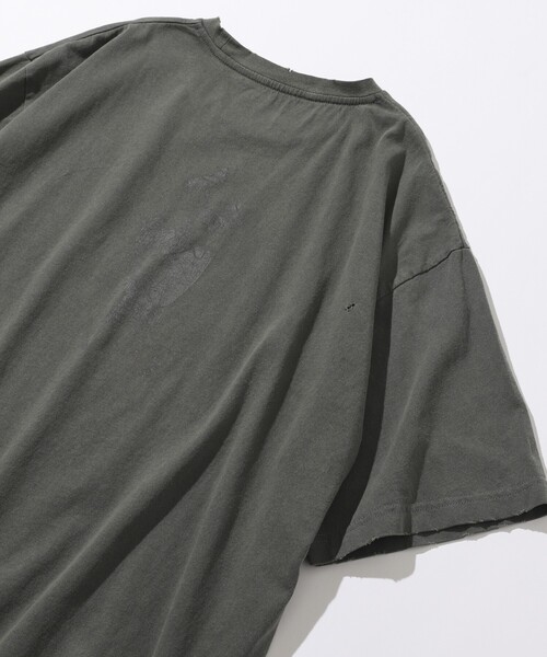 Firsthand(ファーストハンド)の「Firsthand/ファーストハンド 7.3オンス ダメージ加工 バックプリント ショートスリーブTシャツ / ワンポイント刺繍 / オーバーサイズ クルーネック 半袖Tシャツ(Tシャツ/カットソー・メンズ・グレー/ホワイト/ブラック・L/M)」の3枚目の写真