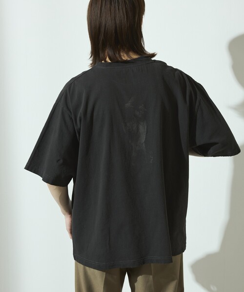 Firsthand(ファーストハンド)の「Firsthand/ファーストハンド 7.3オンス ダメージ加工 バックプリント ショートスリーブTシャツ / ワンポイント刺繍 / オーバーサイズ クルーネック 半袖Tシャツ(Tシャツ/カットソー・メンズ・グレー/ホワイト/ブラック・L/M)」の15枚目の写真