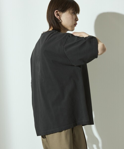 Firsthand(ファーストハンド)の「Firsthand/ファーストハンド 7.3オンス ダメージ加工 バックプリント ショートスリーブTシャツ / ワンポイント刺繍 / オーバーサイズ クルーネック 半袖Tシャツ(Tシャツ/カットソー・メンズ・グレー/ホワイト/ブラック・L/M)」の20枚目の写真