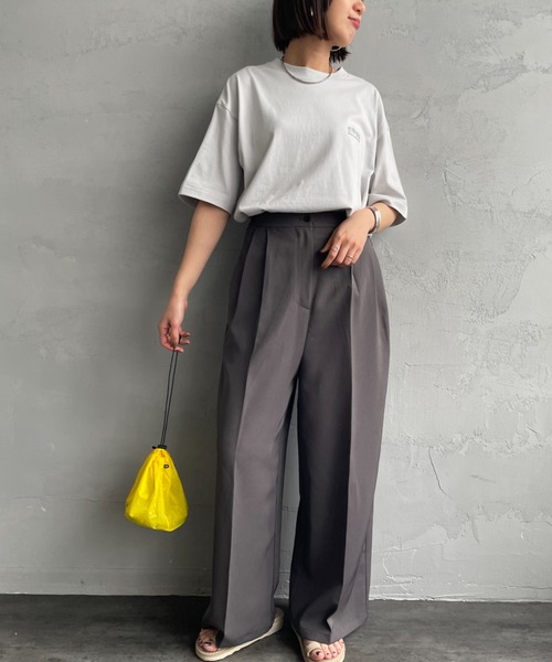 Manhattan Portage（マンハッタンポーテージ）の「[MANHATTAN PORTAGE/マンハッタンポーテージ] スカイラインワンポイントロゴ ショートスリーブTシャツ（Tシャツ/カットソー・レディース・ホワイト/ライトグレー/ブラック・S/M/L/XL）」の6枚目の写真