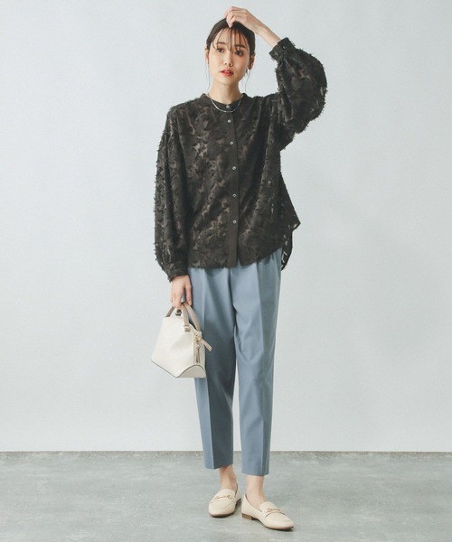 GLOBAL WORK（グローバルワーク）の「ジャガードブラウス長袖/290652（シャツ/ブラウス・レディース・ピンク系その他/チャコール/アイボリー・MEDIUM/LARGE）」の9枚目の写真