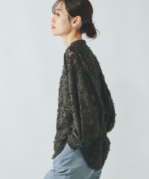 GLOBAL WORK（グローバルワーク）の「ジャガードブラウス長袖/290652（シャツ/ブラウス・レディース・ピンク系その他/チャコール/アイボリー・MEDIUM/LARGE）」の11枚目の写真