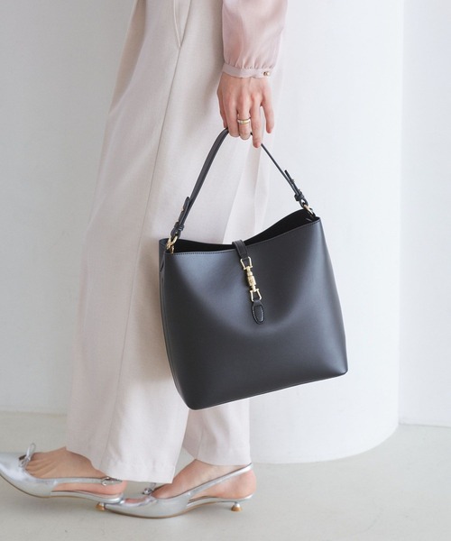 VIS（ビス）の「【2WAY】3層ワンショルダーホーボーバッグ（トートバッグ・レディース・ブラック/ベージュ系その他/キナリ・FREE）」の9枚目の写真