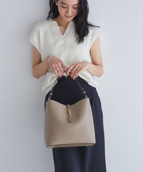 VIS（ビス）の「【2WAY】3層ワンショルダーホーボーバッグ（トートバッグ・レディース・ブラック/ベージュ系その他/キナリ・FREE）」の12枚目の写真