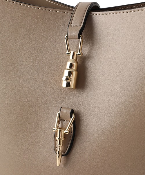 VIS（ビス）の「【2WAY】3層ワンショルダーホーボーバッグ（トートバッグ・レディース・ブラック/ベージュ系その他/キナリ・FREE）」の21枚目の写真