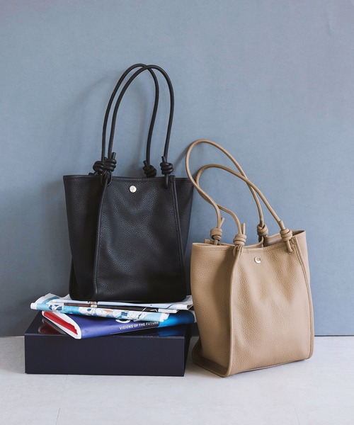 Breath TOPKAPI(ブレストプカピ)の「【Breath TOPKAPI】シュリンクレザー ノットハンドル トートバッグ(トートバッグ・レディース・ホワイト/ブラック/グレイッシュベージュ/クリーム・FREE)」の22枚目の写真