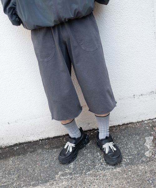 JOINT WORKS（ジョイントワークス）の「NOMANUAL/ノーマニュアルMOLTING BERMUDA SWEATPANTS（スラックス・メンズ・ブラック/チャコールグレー・MEDIUM/LARGE）」の3枚目の写真