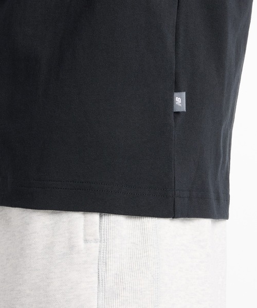 NEW BALANCE(ニューバランス)の「New Balance X Debut Sculpture ショートスリーブTシャツ(Tシャツ/カットソー・メンズ・ブラック/アイボリー・SMALL/MEDIUM/LARGE/X-LARGE/XX-LARGE)」の7枚目の写真