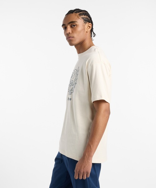 NEW BALANCE(ニューバランス)の「New Balance X Debut Sculpture ショートスリーブTシャツ(Tシャツ/カットソー・メンズ・ブラック/アイボリー・SMALL/MEDIUM/LARGE/X-LARGE/XX-LARGE)」の11枚目の写真