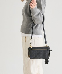 セール】《本革/470g》ワイドテープショルダーバッグ/ボディバッグ