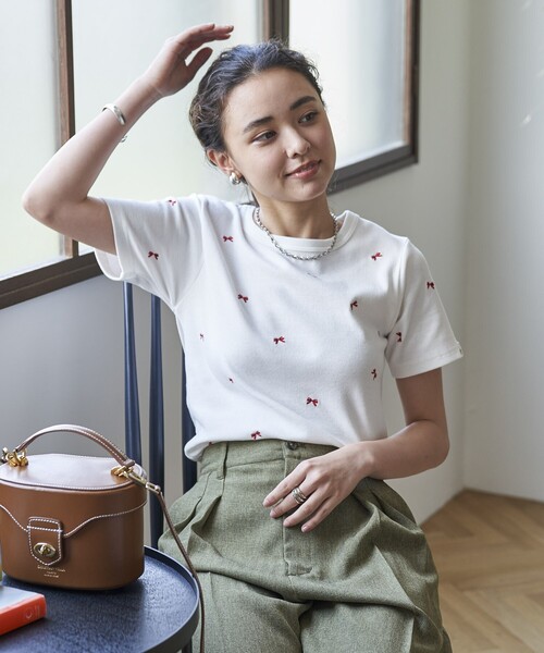 FREAK'S STORE(フリークスストア)の「ミニリボン刺繍Tシャツ(Tシャツ/カットソー・レディース・ブラック/グレー/オフホワイト・フリ-)」の13枚目の写真