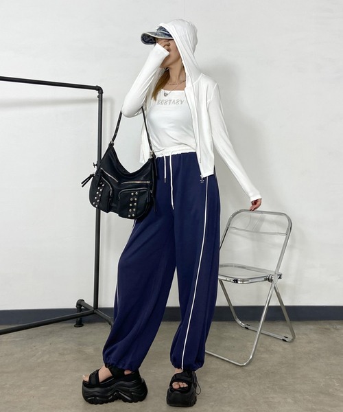 non-hedge（ノンヘッジ）の「ジップフードストーンロゴキャミソールセット（パーカー・レディース・グレー/ブラック/オフホワイト・FREE）」の20枚目の写真