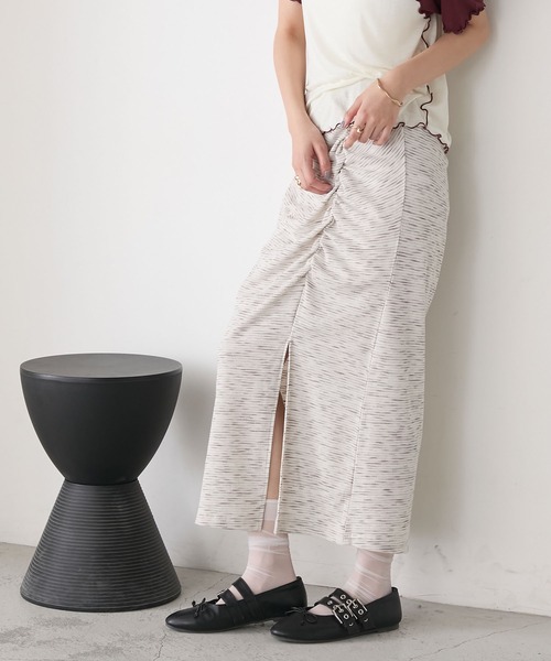 forksy.（フォルクシー）の「【forksy.】ギャザリングデザイン カットロングスカート（スカート・レディース・ライトグリーン/ライトパープル/ブラック系・FREE）」の4枚目の写真