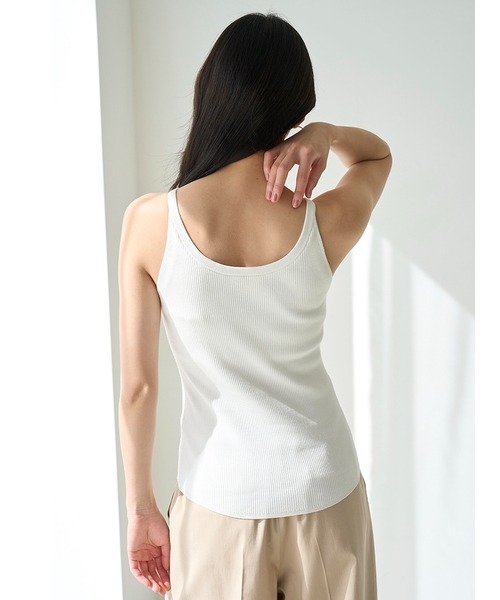 SNIDEL（スナイデル）の「カップ付きタンクトップ（タンクトップ・レディース・ホワイト/ブラック/グレイッシュベージュ/ライトブルー・FREE）」の9枚目の写真