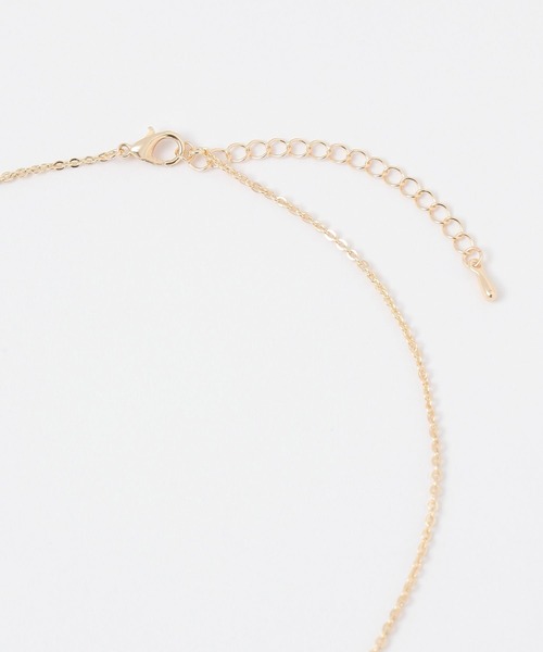 FOREVER 21(フォーエバー トゥエンティーワン)の「グレープモチーフネックレス(ネックレス・レディース・ゴールド・FREE)」の4枚目の写真